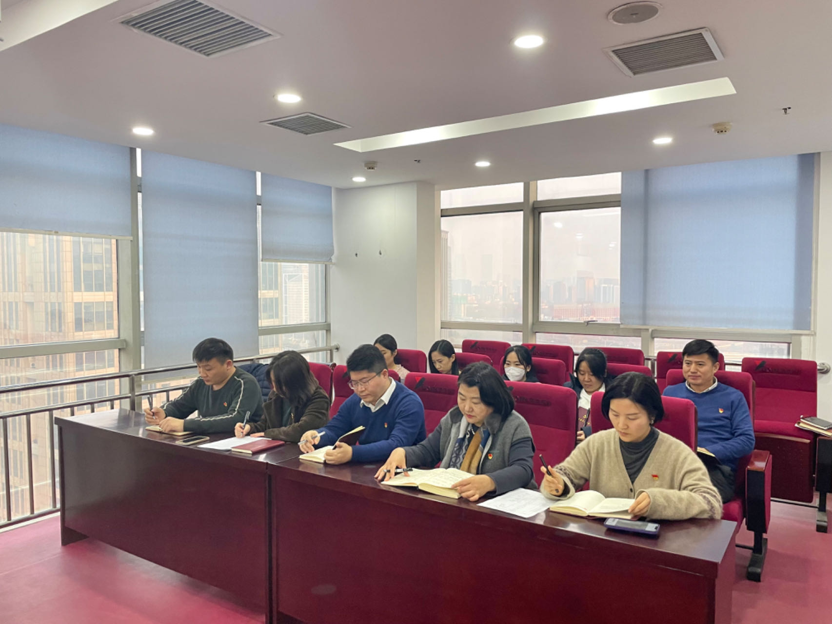 中豫咨詢集團(tuán)第四黨支部開展“準(zhǔn)確把握‘六個必須堅(jiān)持’ 推動企業(yè)高質(zhì)量發(fā)展”主題黨日活動